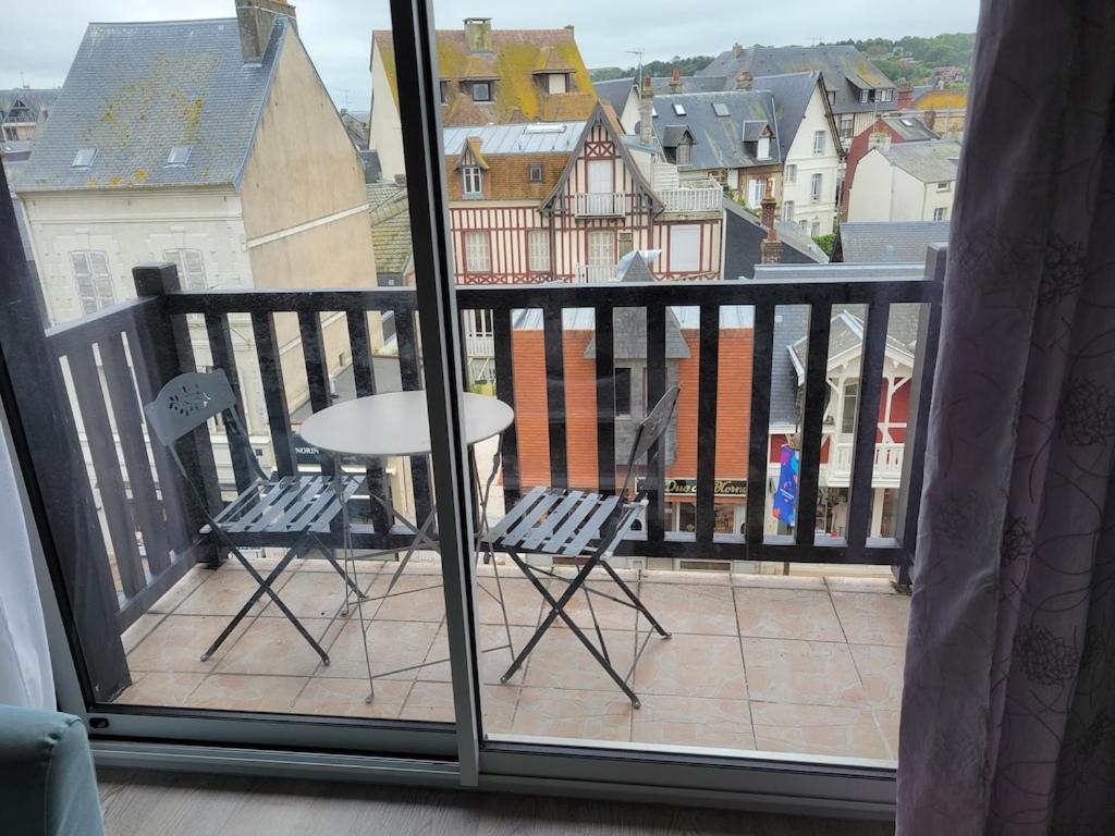 Appartement F2 47 M2, Avec Parking Plein Centre De