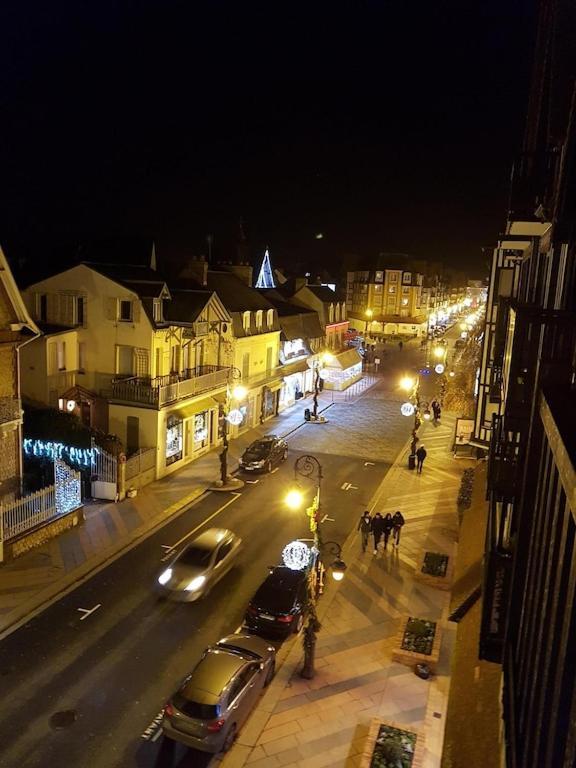 Appartement F2 47 M2, Avec Parking Plein Centre De
