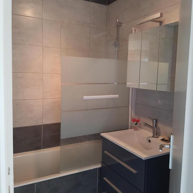 F2 47 M2, Avec Parking Plein Centre De Appartement *