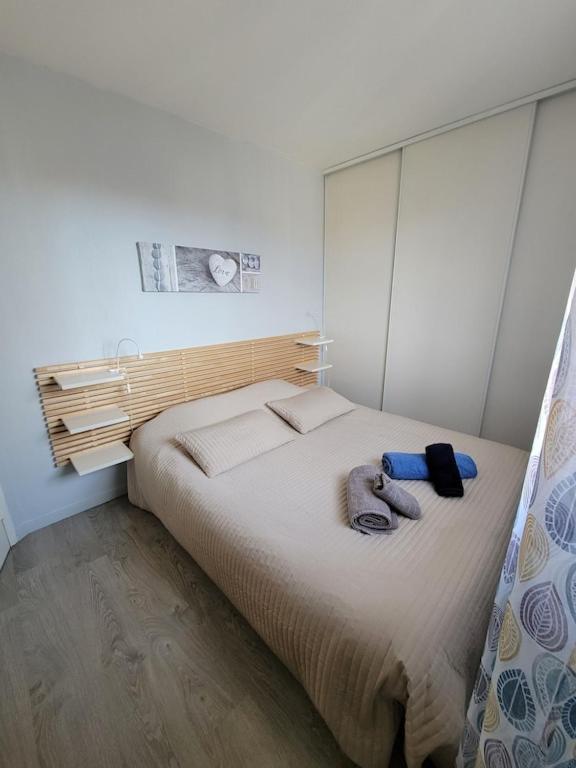 Appartement F2 47 M2, Avec Parking Plein Centre De *